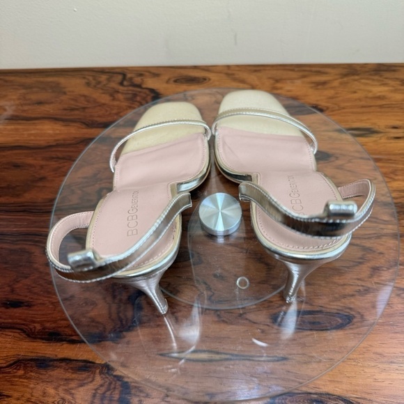 BCBGeneration Ingot Chain Pump in gold - Picture 12 of 16